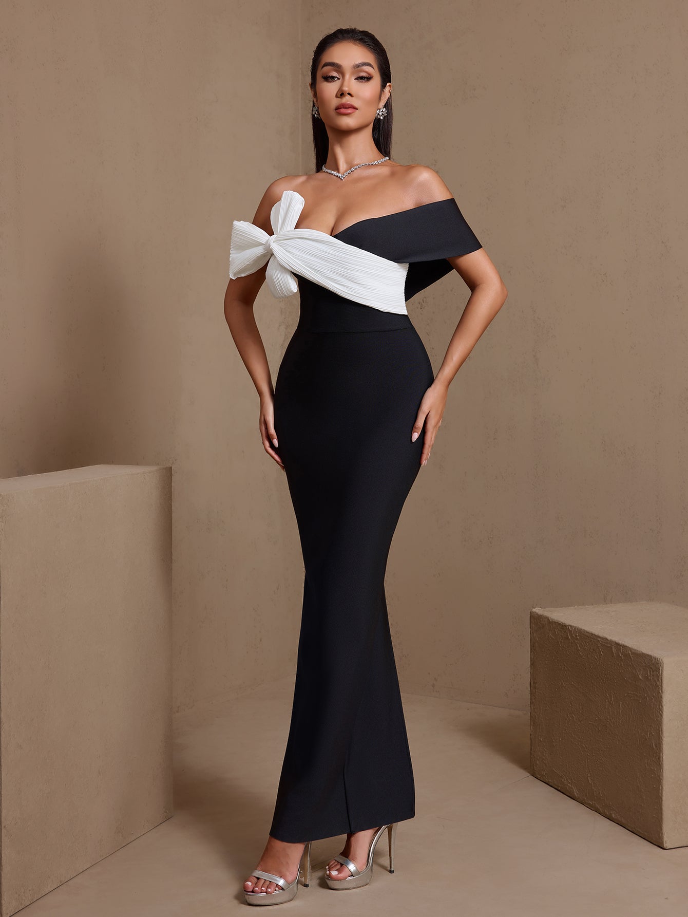 Pleated White-Bowknot Bandage Maxi Dress