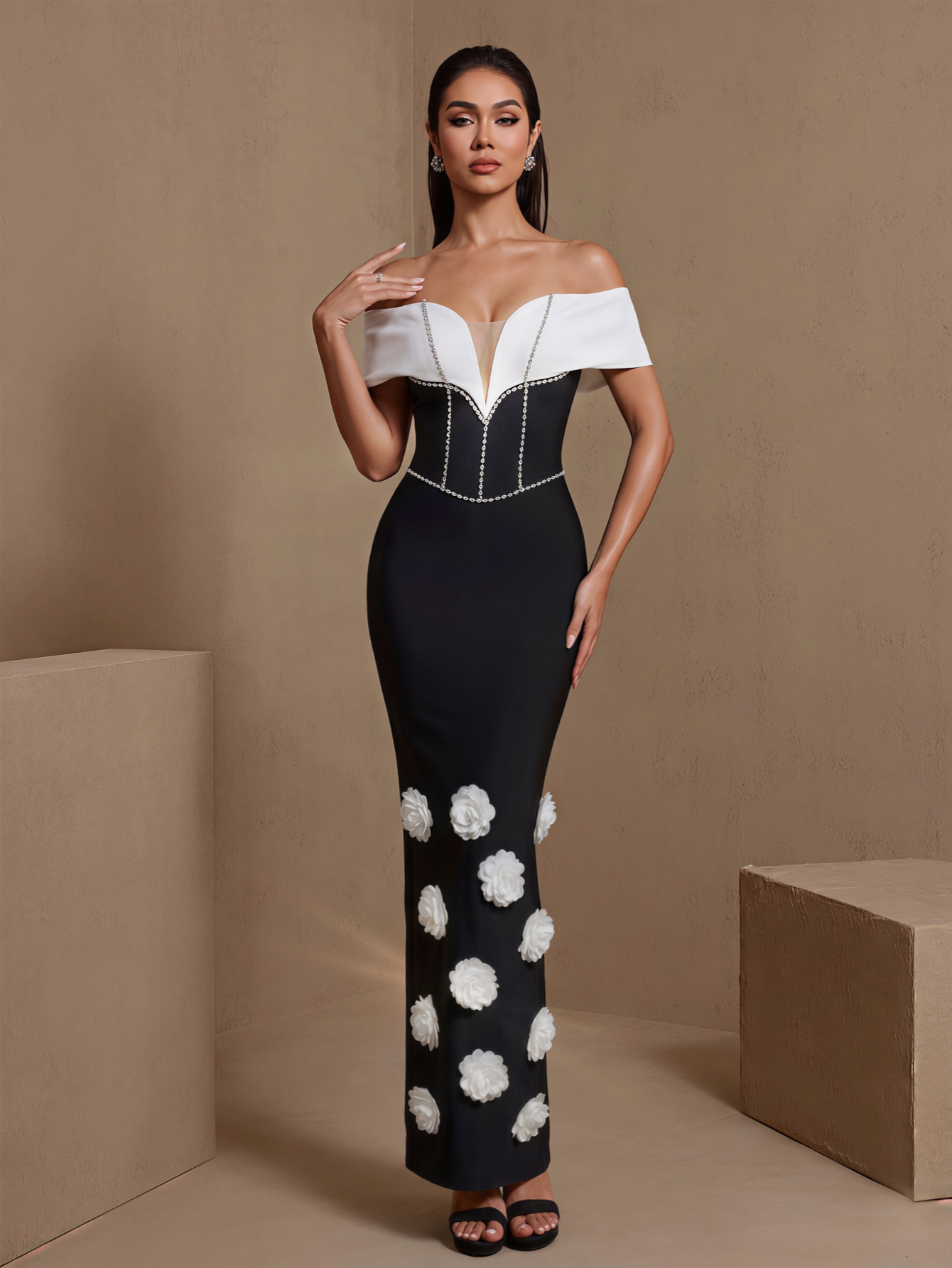 White-Flowers Drill Chain Bandage Dress