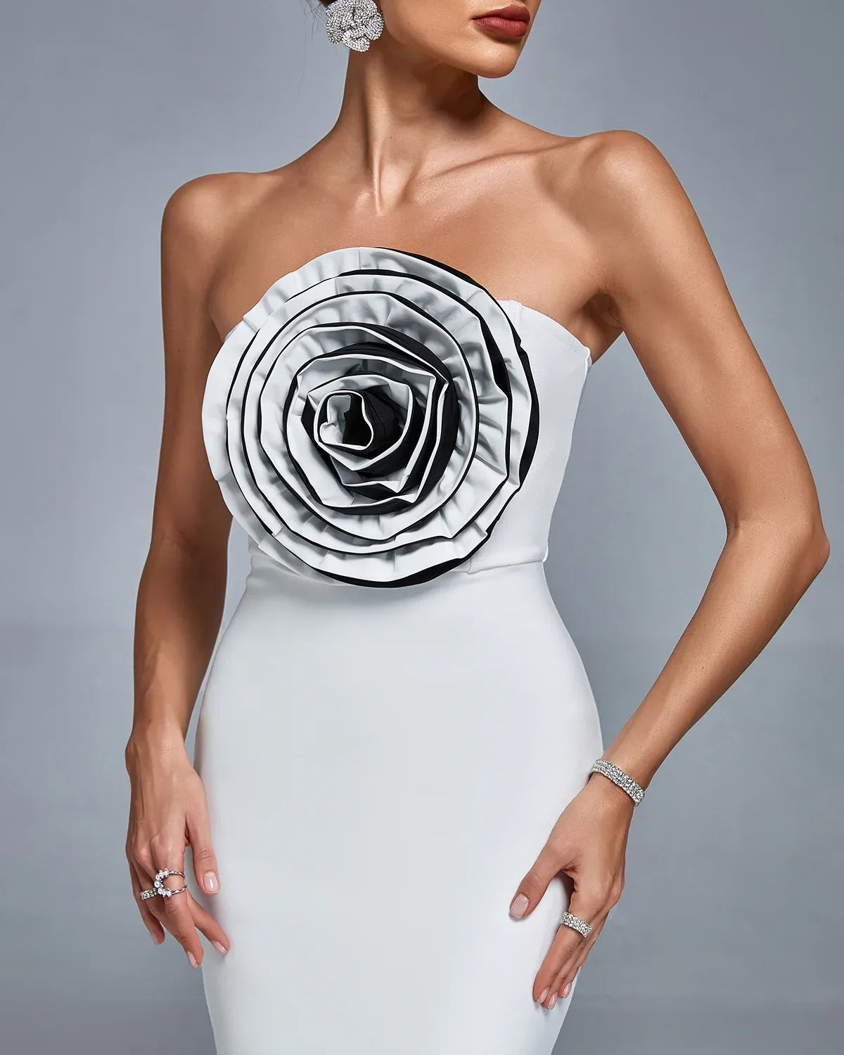 Photo of the Midi Dress Charme by Majestique in White, featuring structured floral bust and sculpted midi silhouette.